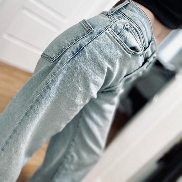 Highwaisted Flared Jeans From Urban Outfitters - Picture 3 of 14